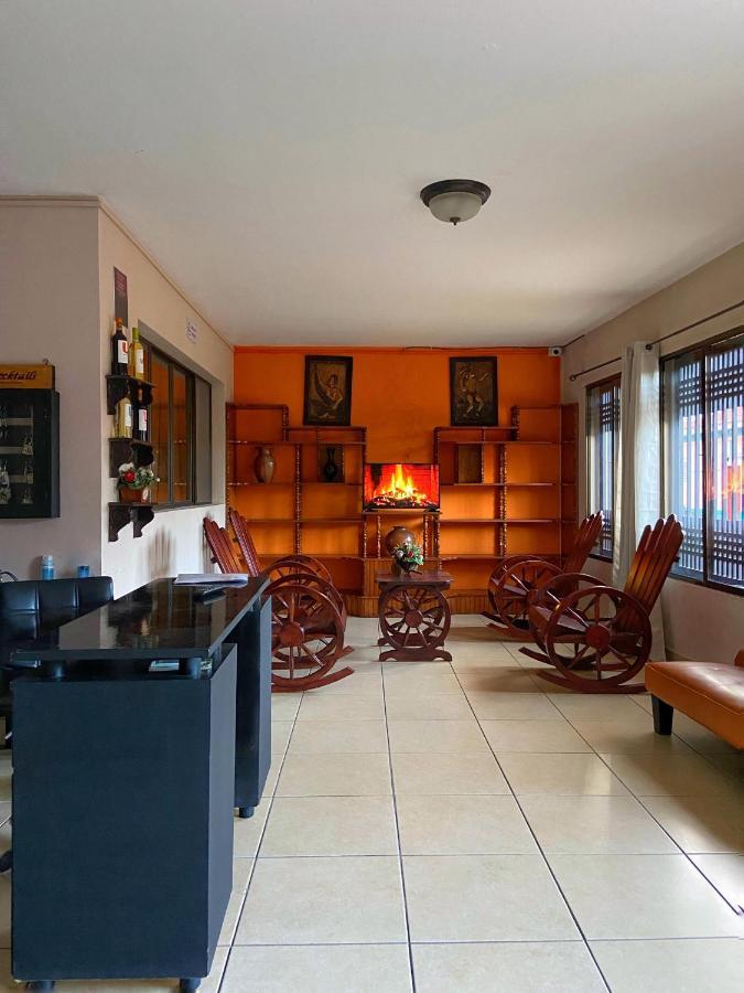 Hospedaje Coffee And Cocktails Estelí المظهر الخارجي الصورة